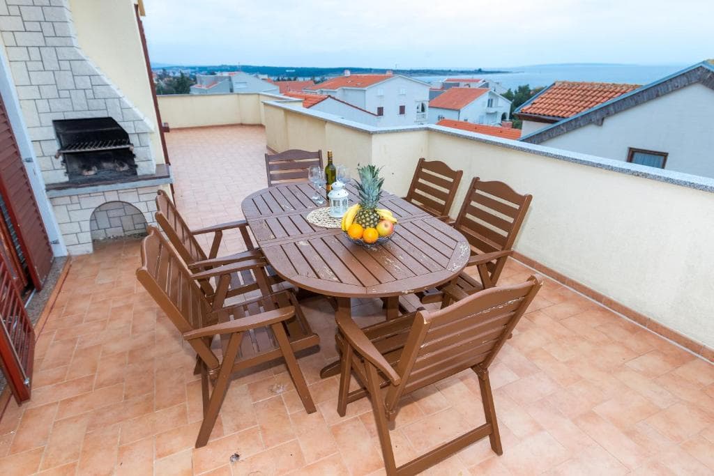 Maru 8 Appartement in Novalja