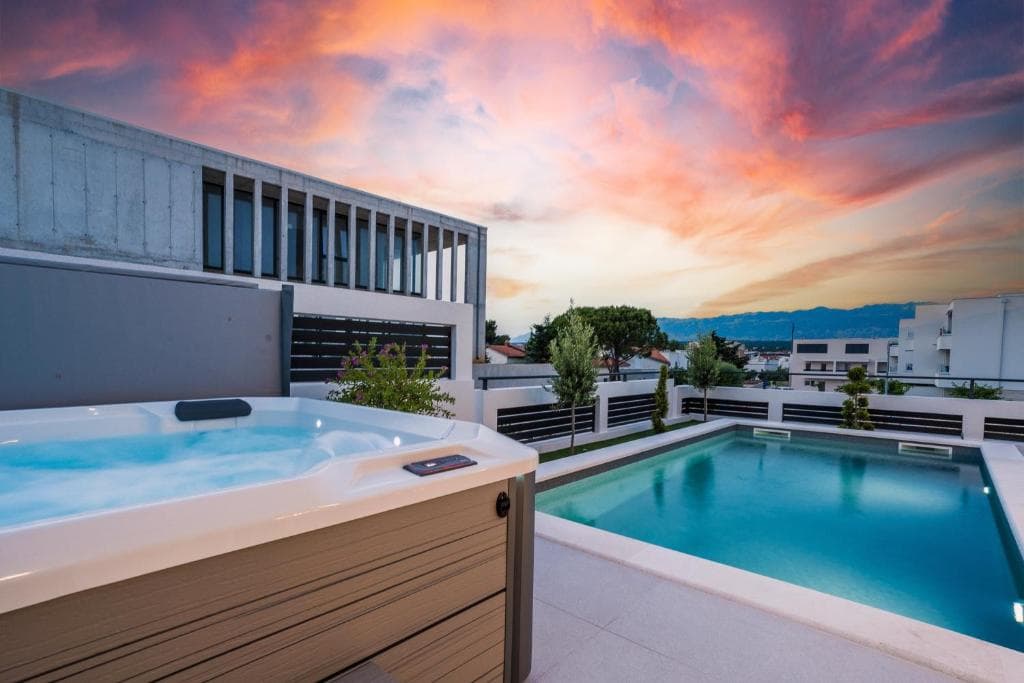 Luxueus Appartement Sun met privézwembad