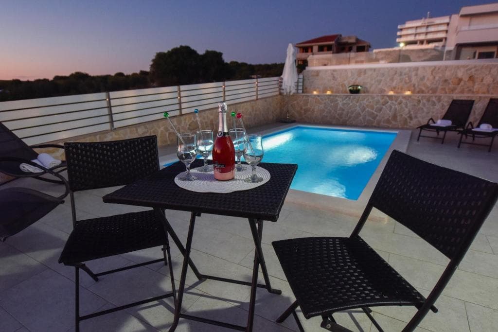 Funtastic C 6 Appartement met privézwembad