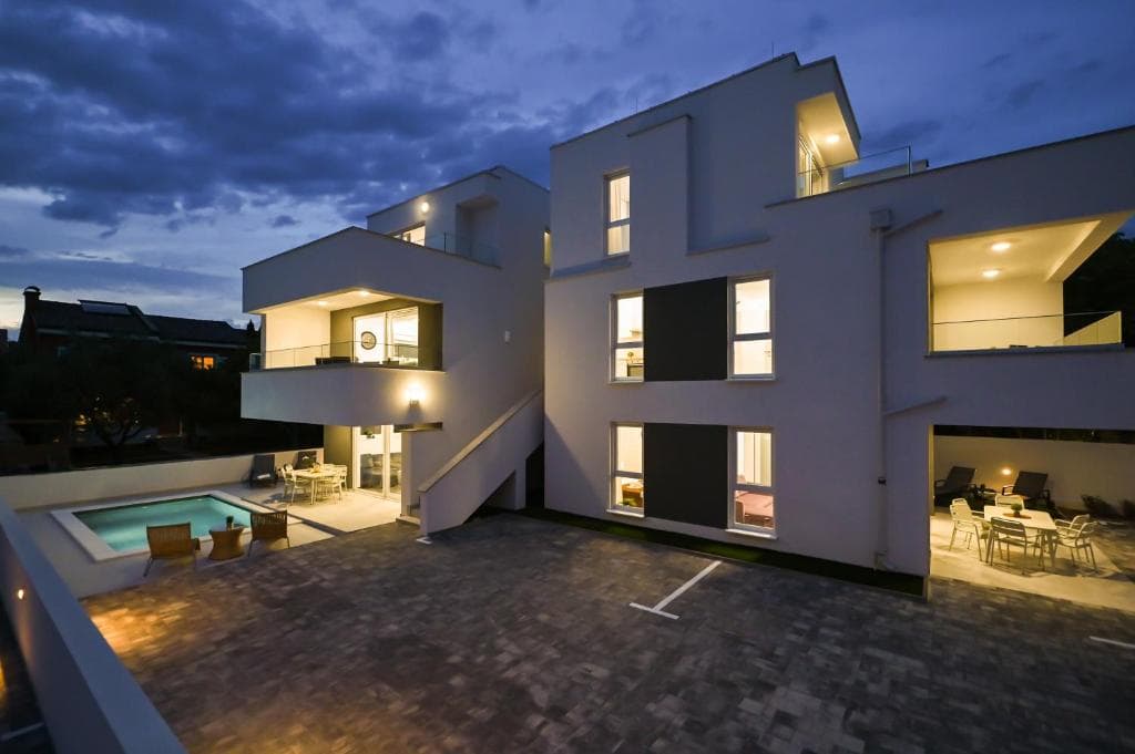 Banta A met Privézwembad voor 20 Personen